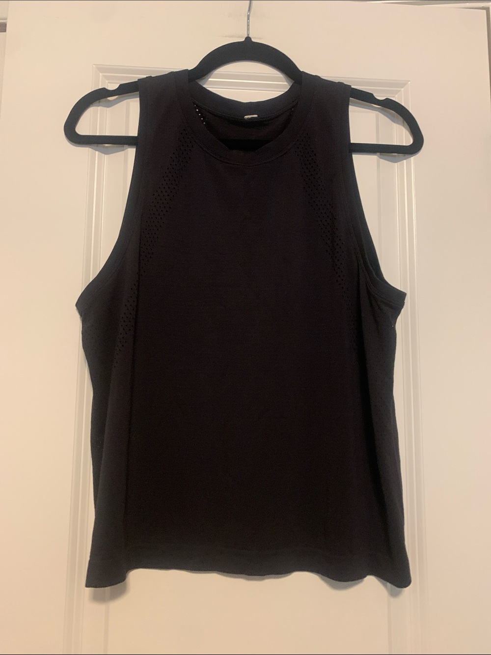 Lululemon Black Swiftly Tank, Sz 10
Good Condition
